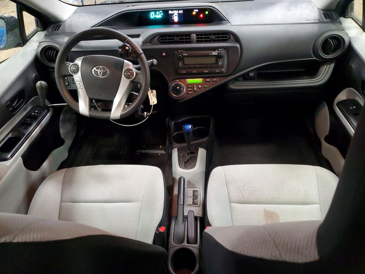 2013 TOYOTA PRIUS C ONE photo 15