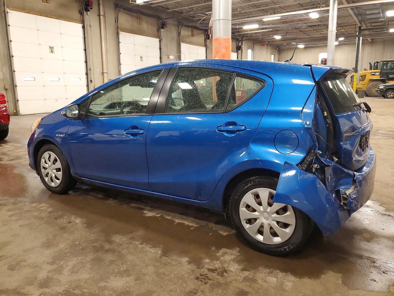 2013 TOYOTA PRIUS C ONE photo 3