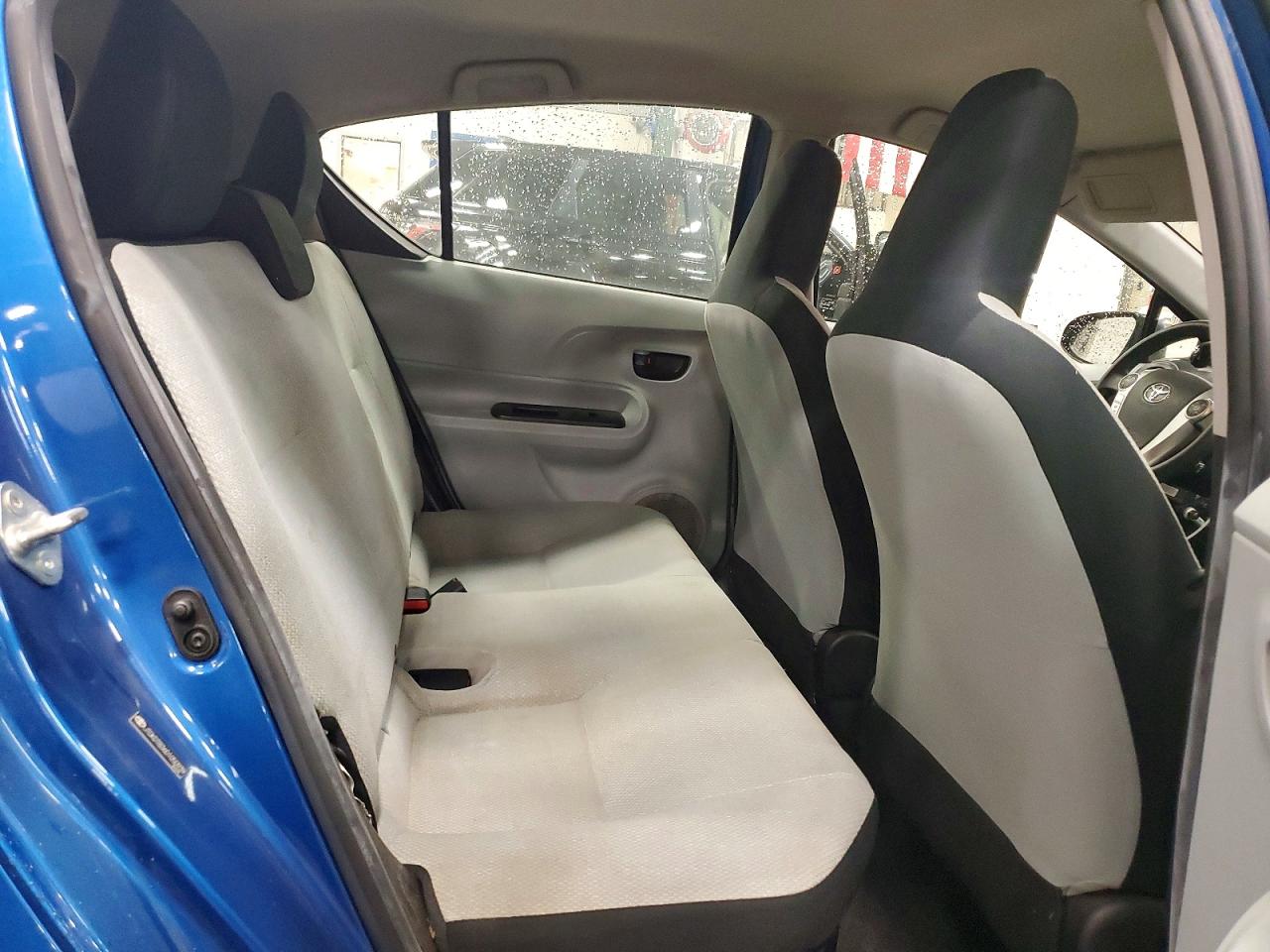 2013 TOYOTA PRIUS C ONE photo 19