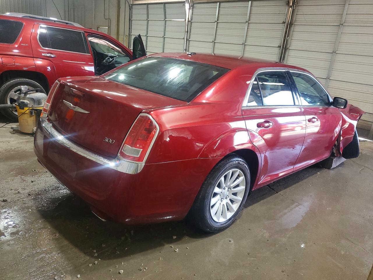 2014 CHRYSLER 300 photo 5