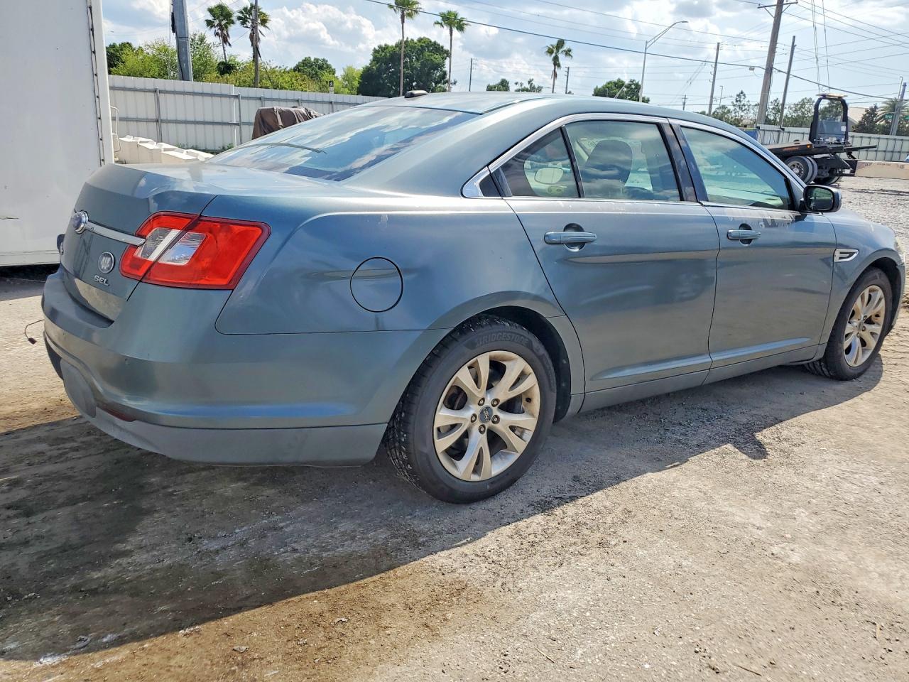 2010 FORD TAURUS SEL photo 3