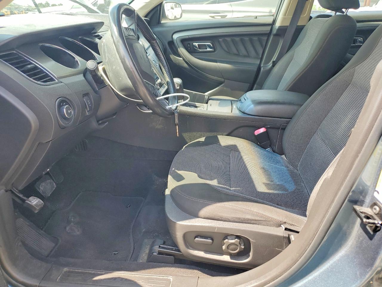 2010 FORD TAURUS SEL photo 7