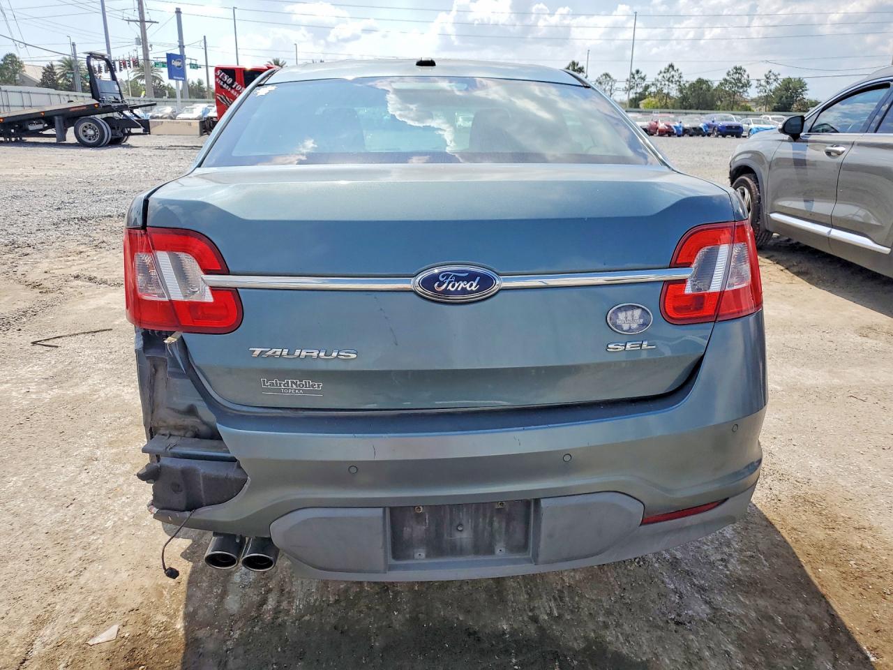 2010 FORD TAURUS SEL photo 6