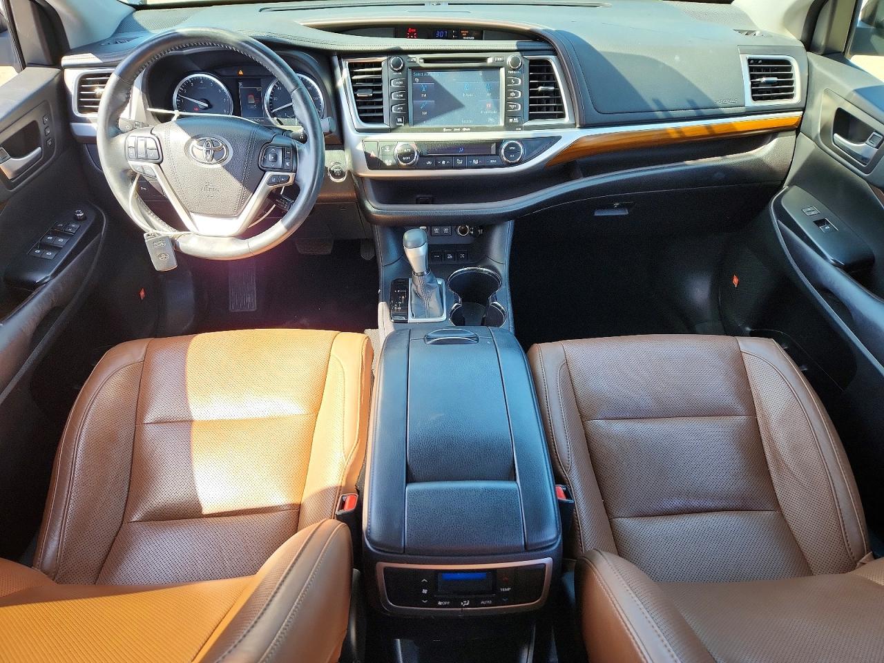 2017 TOYOTA HIGHLANDER LIMITED photo 15
