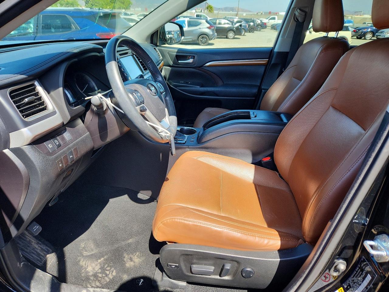 2017 TOYOTA HIGHLANDER LIMITED photo 13
