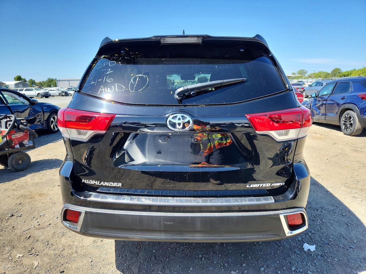 2017 TOYOTA HIGHLANDER LIMITED photo 11