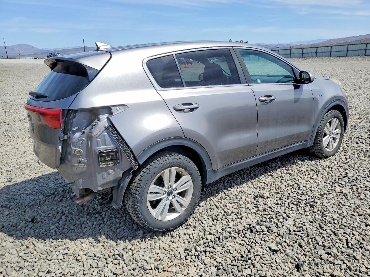 2017 KIA SPORTAGE LX photo 3