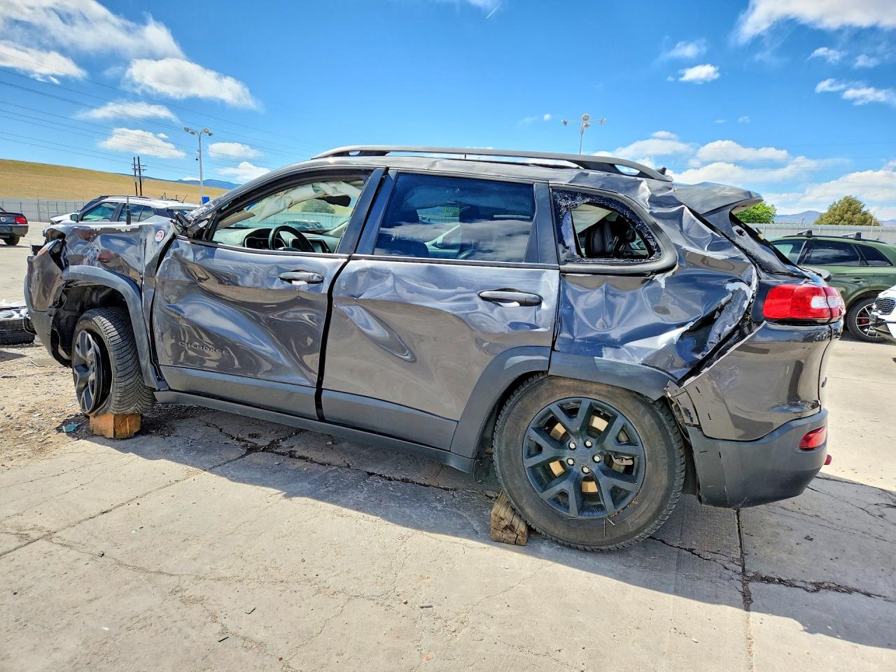 2017 JEEP CHEROKEE TRAILHAWK photo 3
