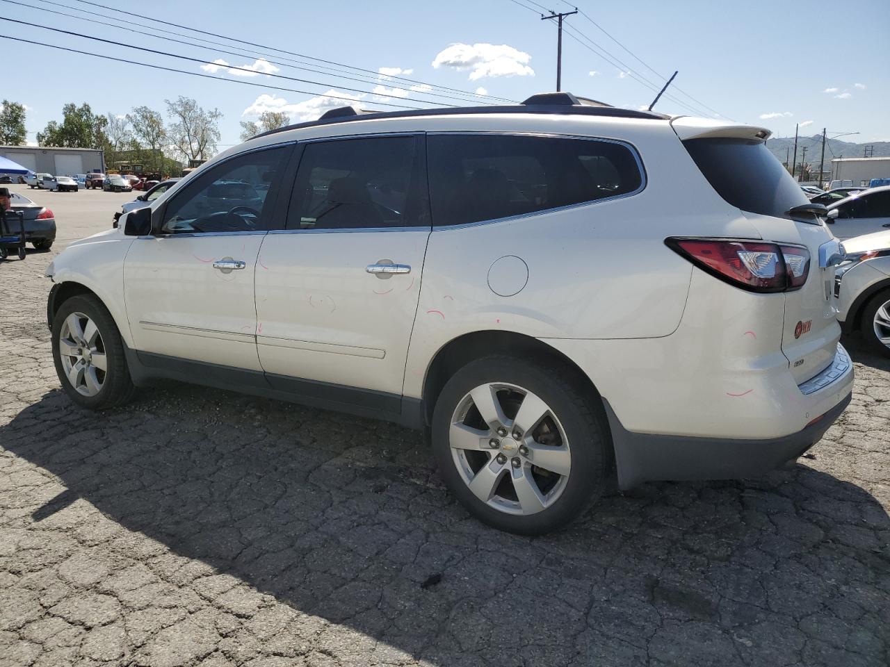 2014 CHEVROLET TRAVERSE LTZ photo 3