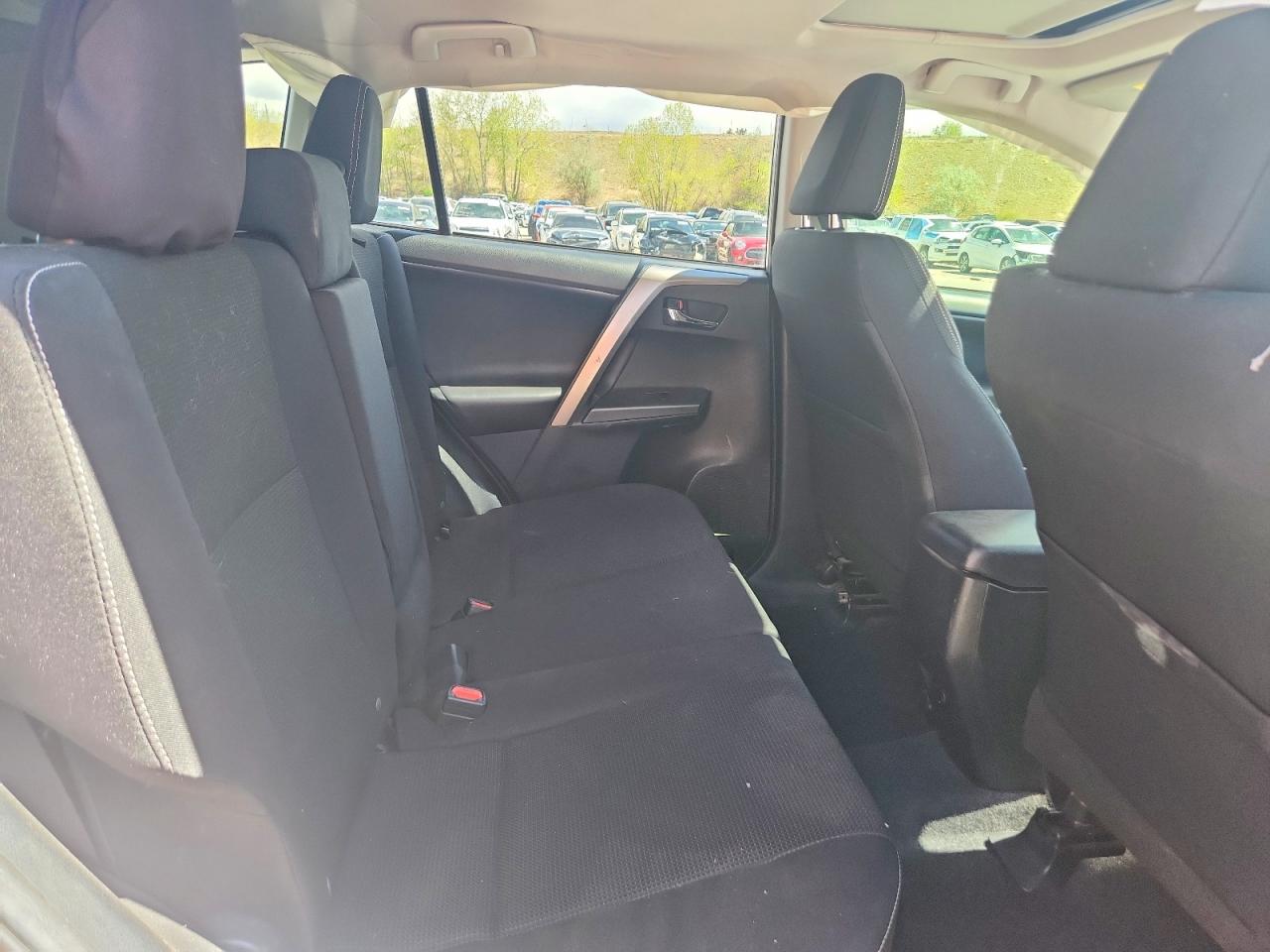 2018 TOYOTA RAV4 XLE photo 11