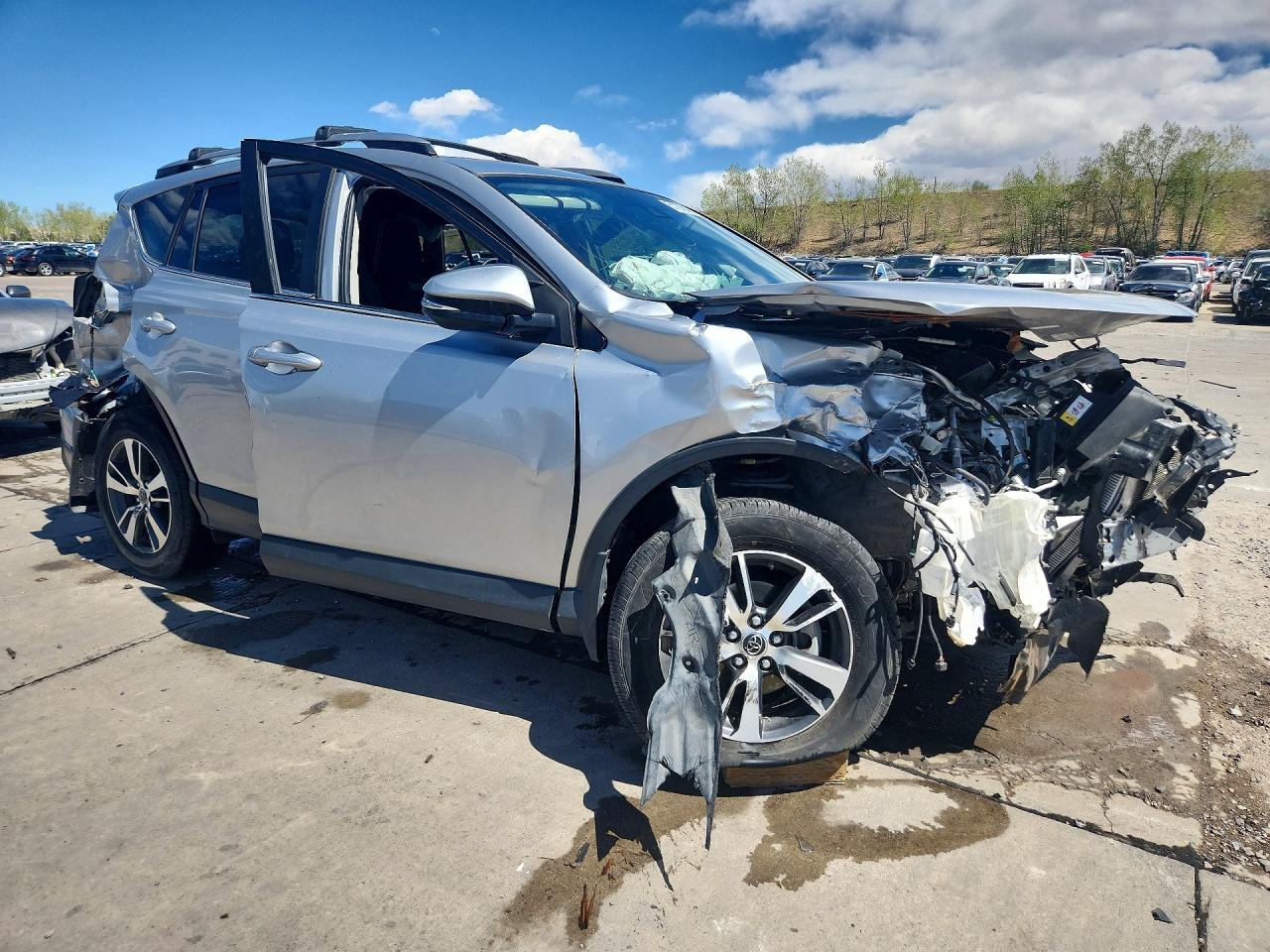 2018 TOYOTA RAV4 XLE photo 4