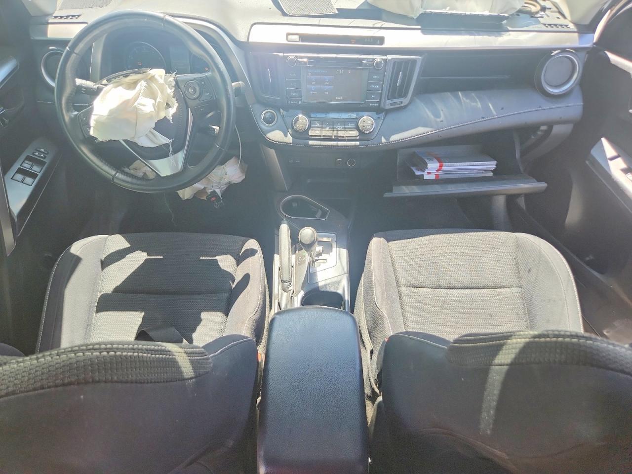 2018 TOYOTA RAV4 XLE photo 8