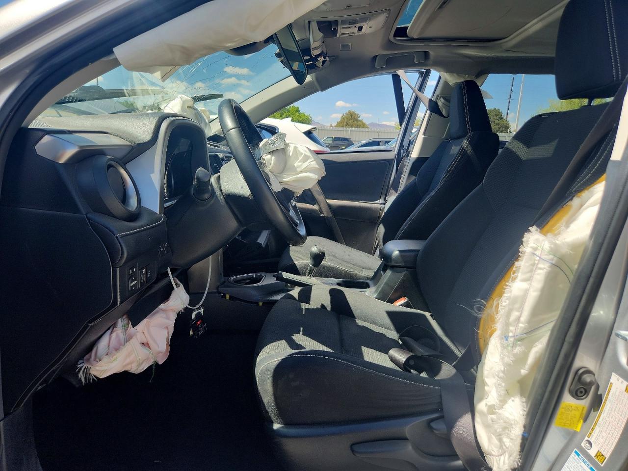 2018 TOYOTA RAV4 XLE photo 7