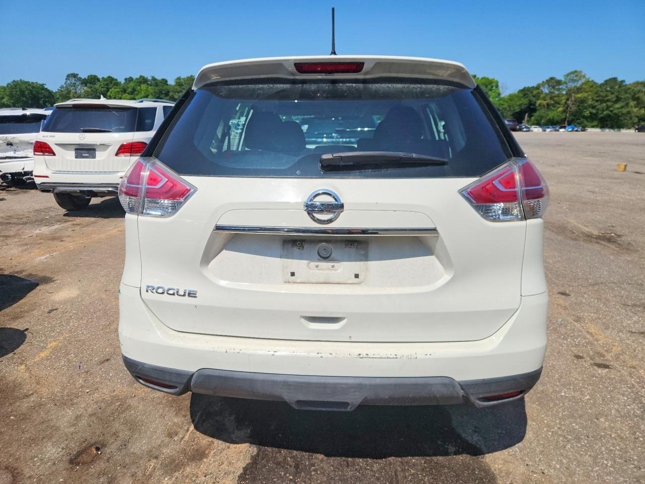 2016 NISSAN ROGUE S photo 11