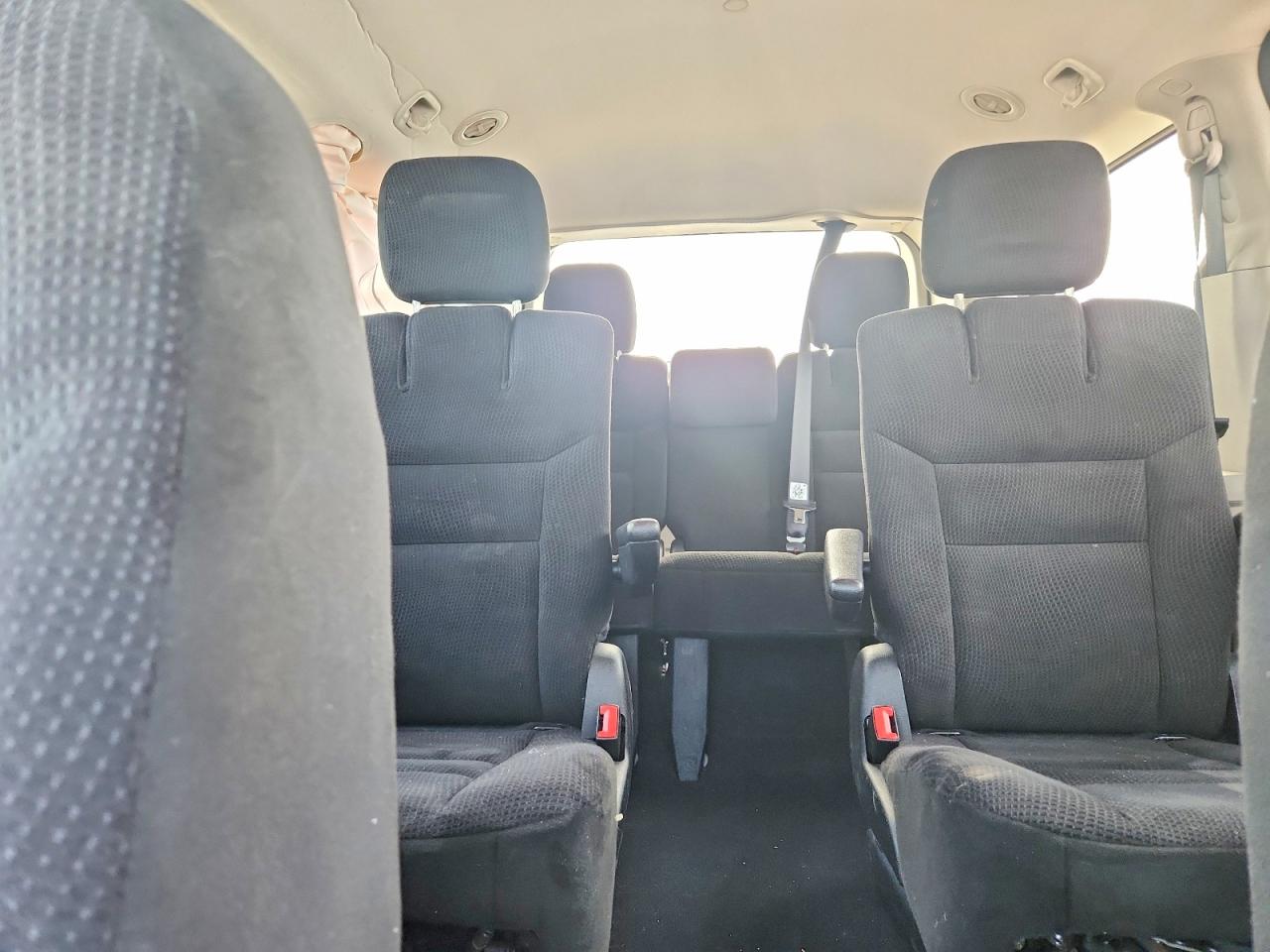 2015 DODGE GRAND CARAVAN SE photo 19