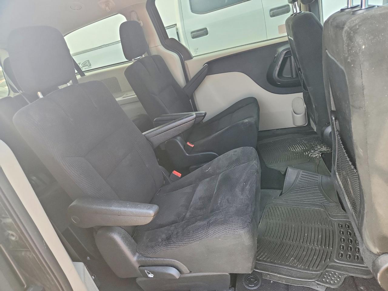 2015 DODGE GRAND CARAVAN SE photo 21