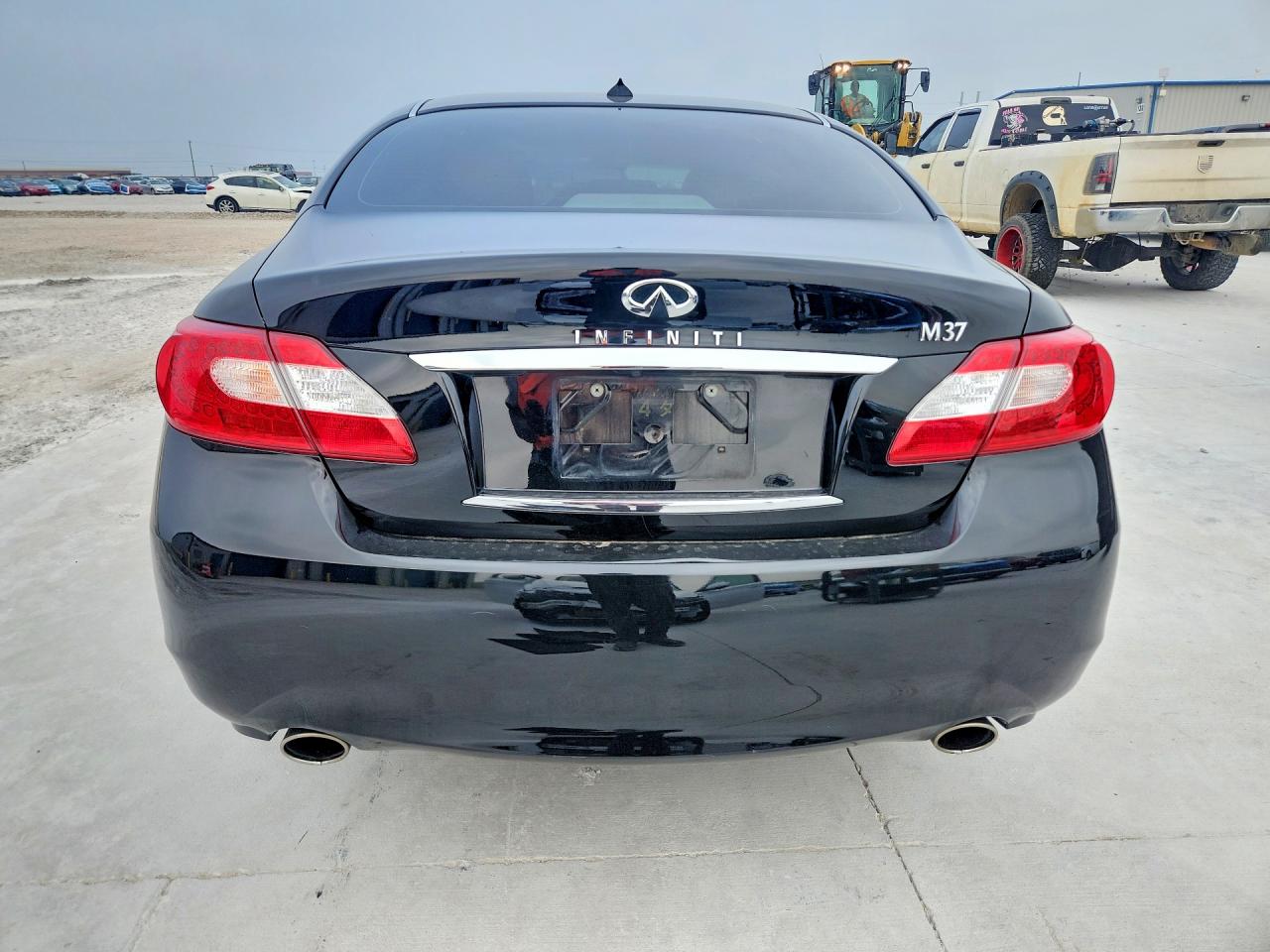 2012 INFINITI M37 BASE photo 11