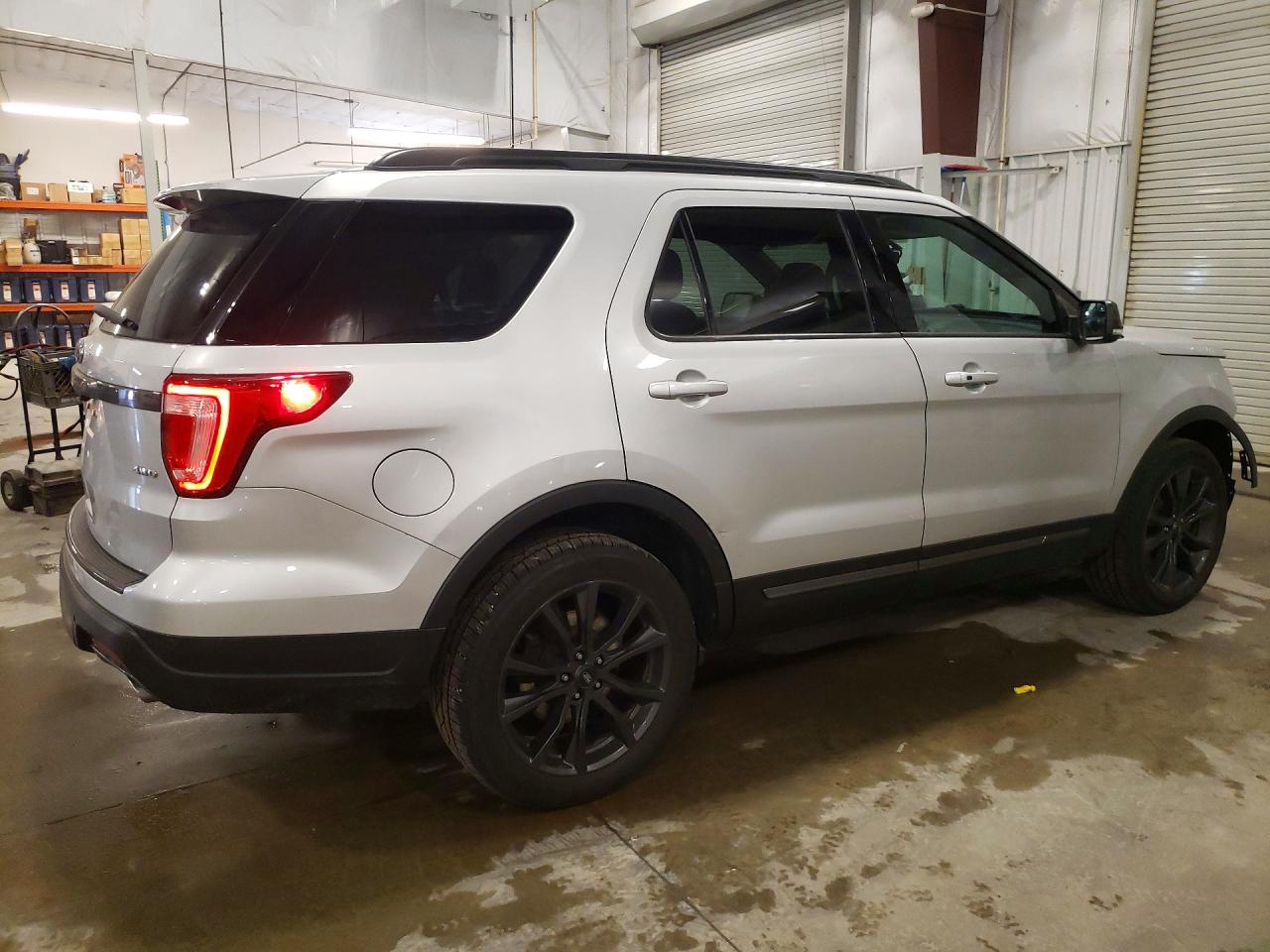 2018 FORD EXPLORER XLT photo 7