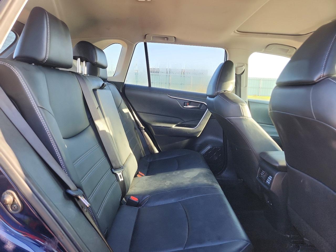2021 TOYOTA RAV4 XLE PREMIUM photo 11