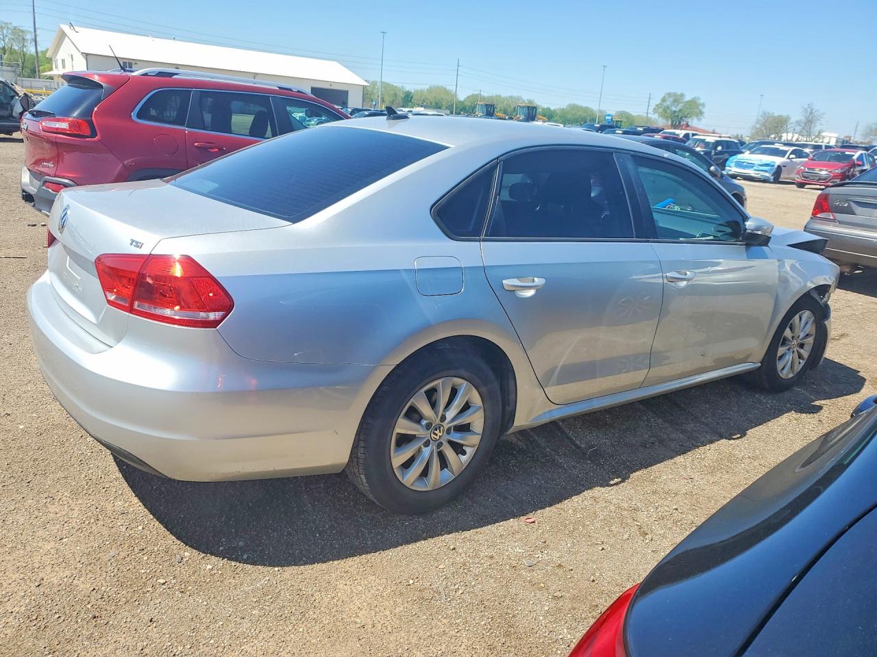 2015 VOLKSWAGEN PASSAT S photo 5