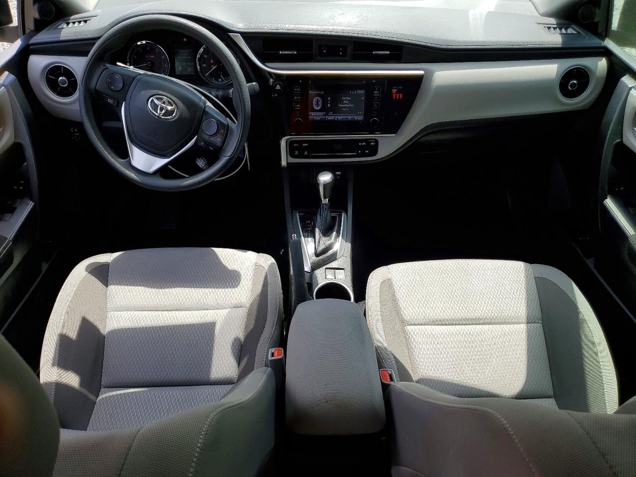 2019 TOYOTA COROLLA LE photo 15