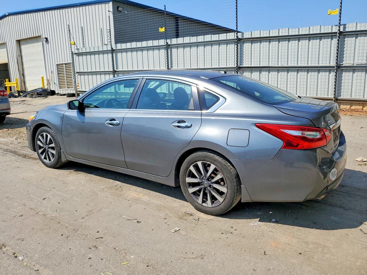 2017 NISSAN ALTIMA 2.5 SV photo 3