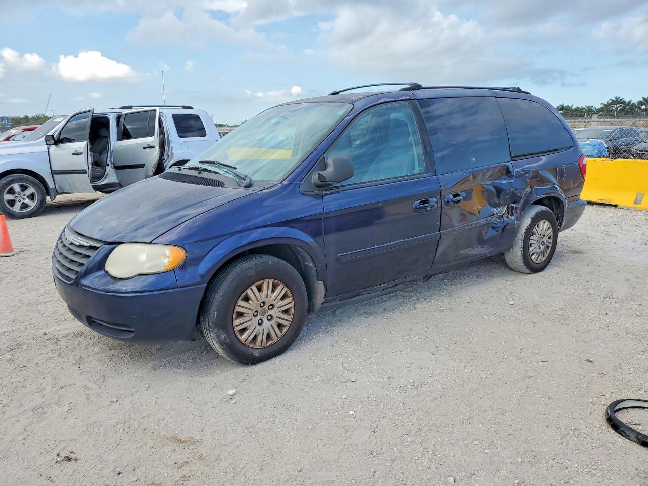 2006 CHRYSLER TOWN & COUNTRY