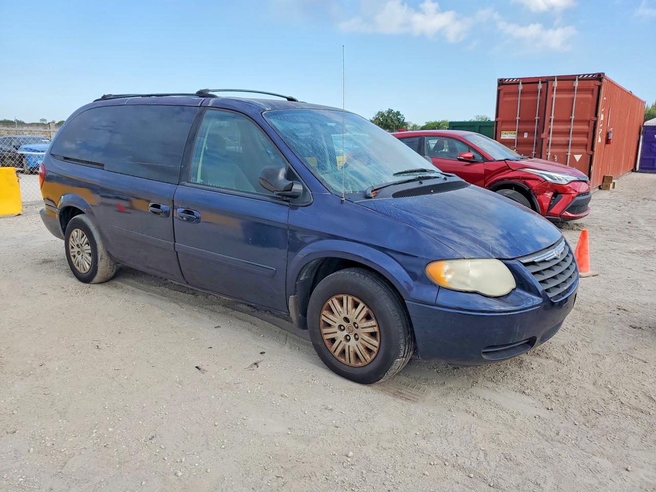 2006 CHRYSLER TOWN & COUNTRY LX photo 7