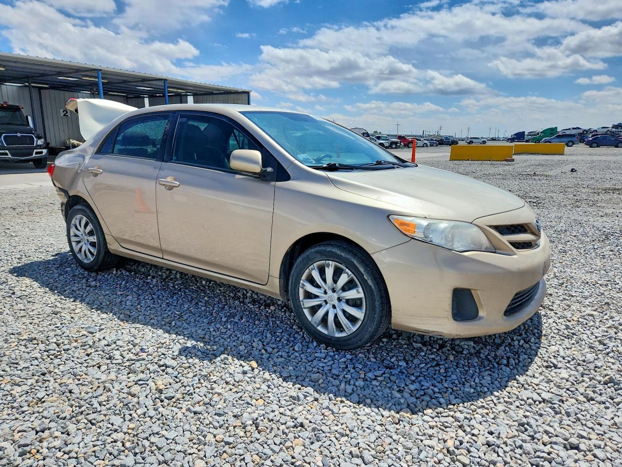 2012 TOYOTA COROLLA LE photo 10