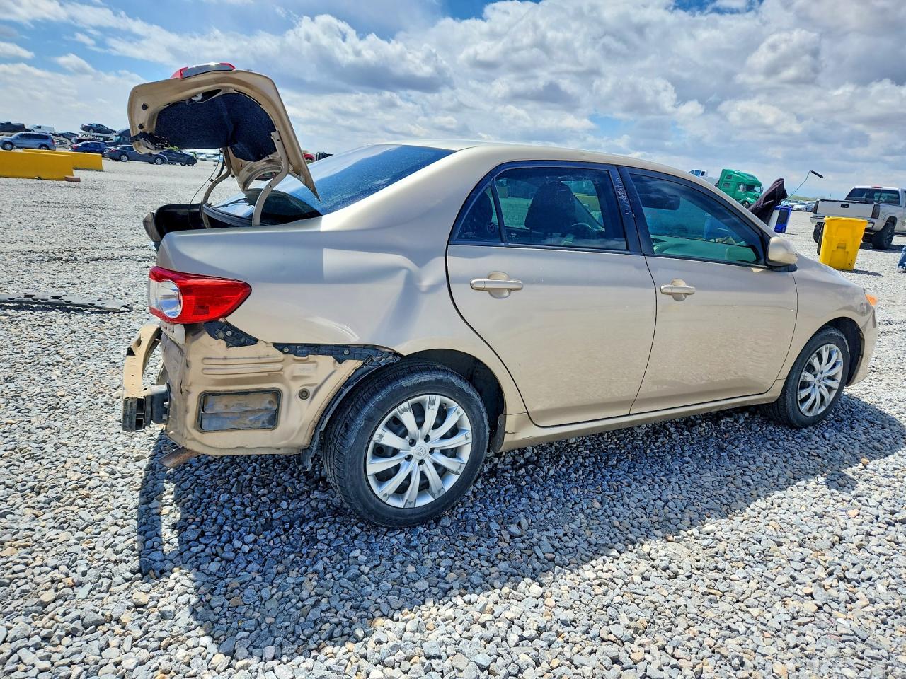 2012 TOYOTA COROLLA LE photo 7