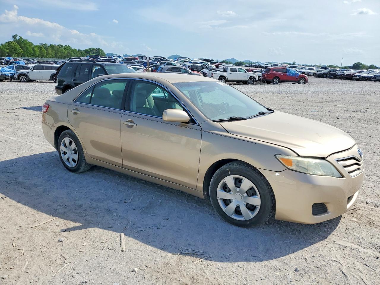 2010 TOYOTA CAMRY LE photo 7