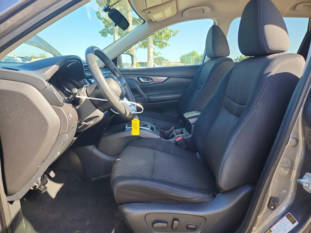 2017 NISSAN ROGUE SV photo 13