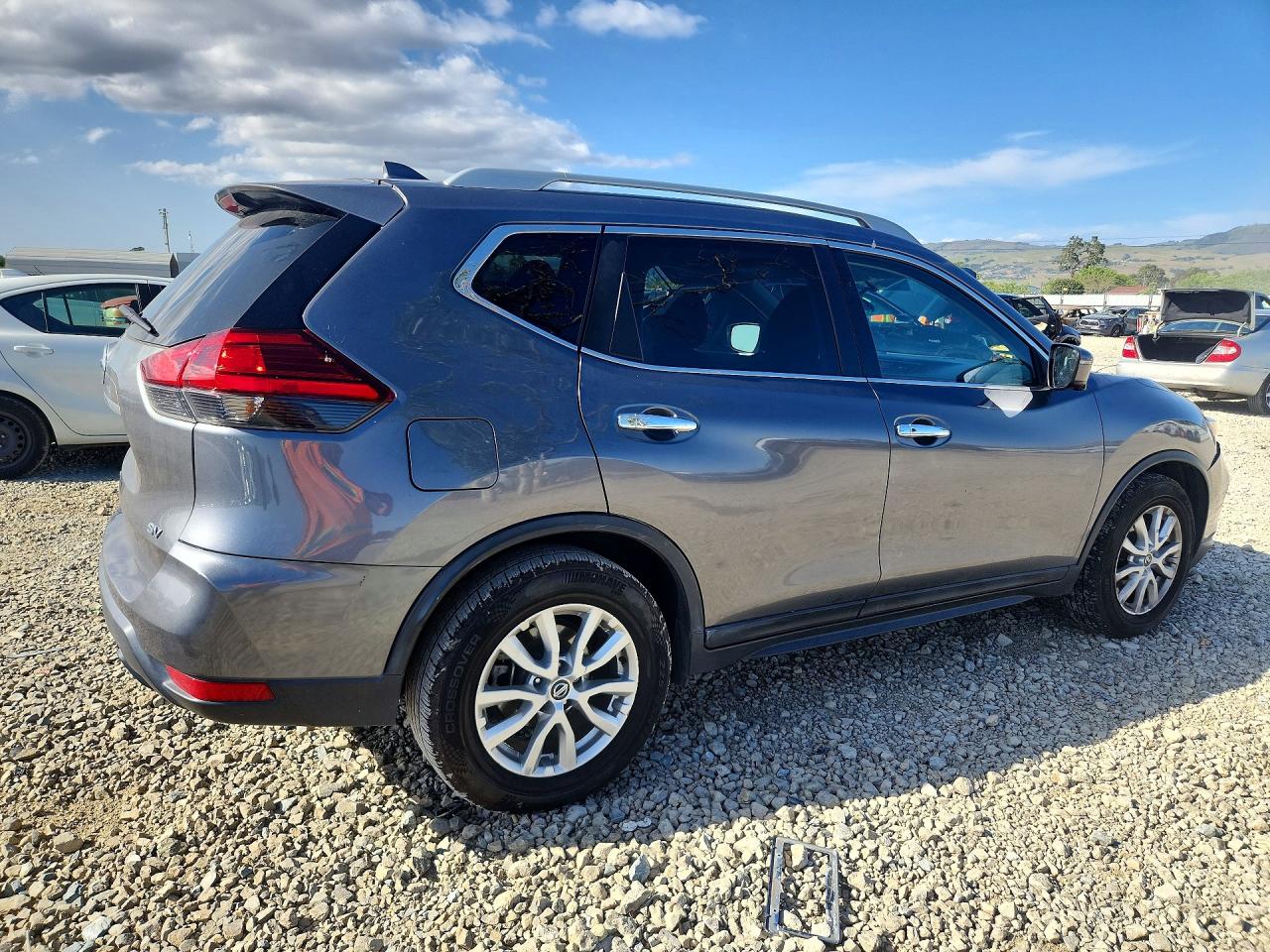2017 NISSAN ROGUE SV photo 5