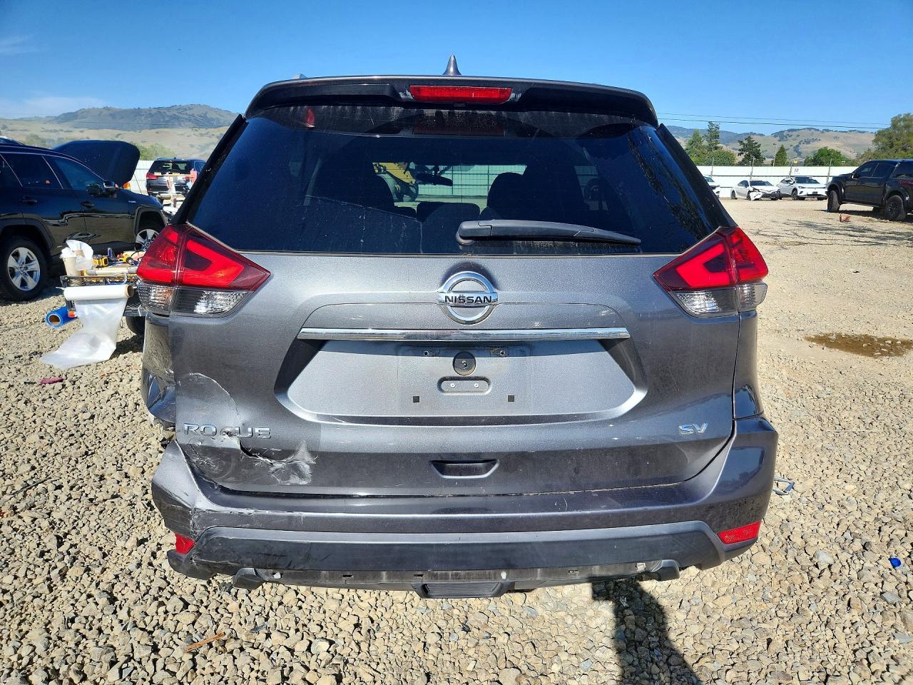 2017 NISSAN ROGUE SV photo 11