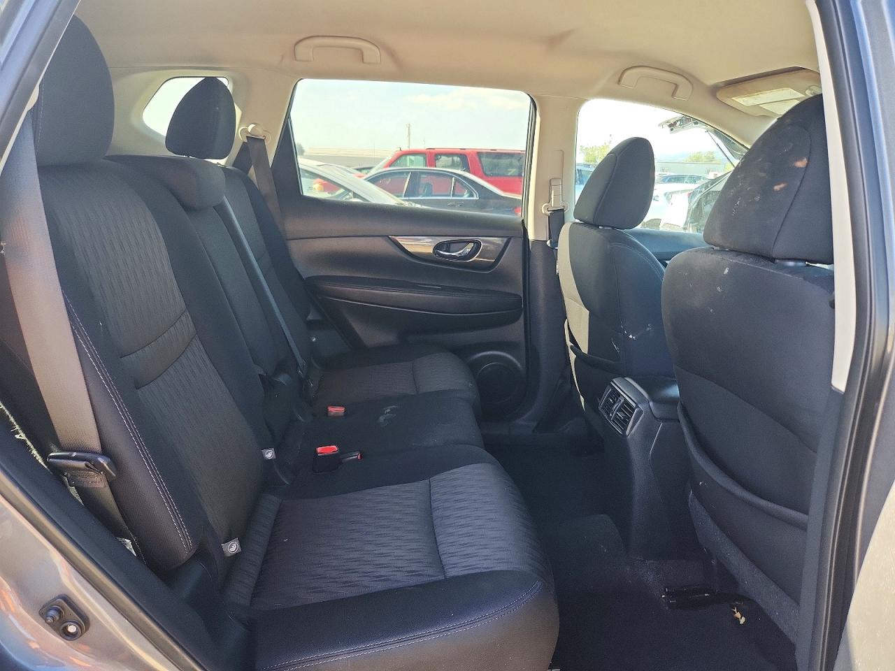 2017 NISSAN ROGUE SV photo 21