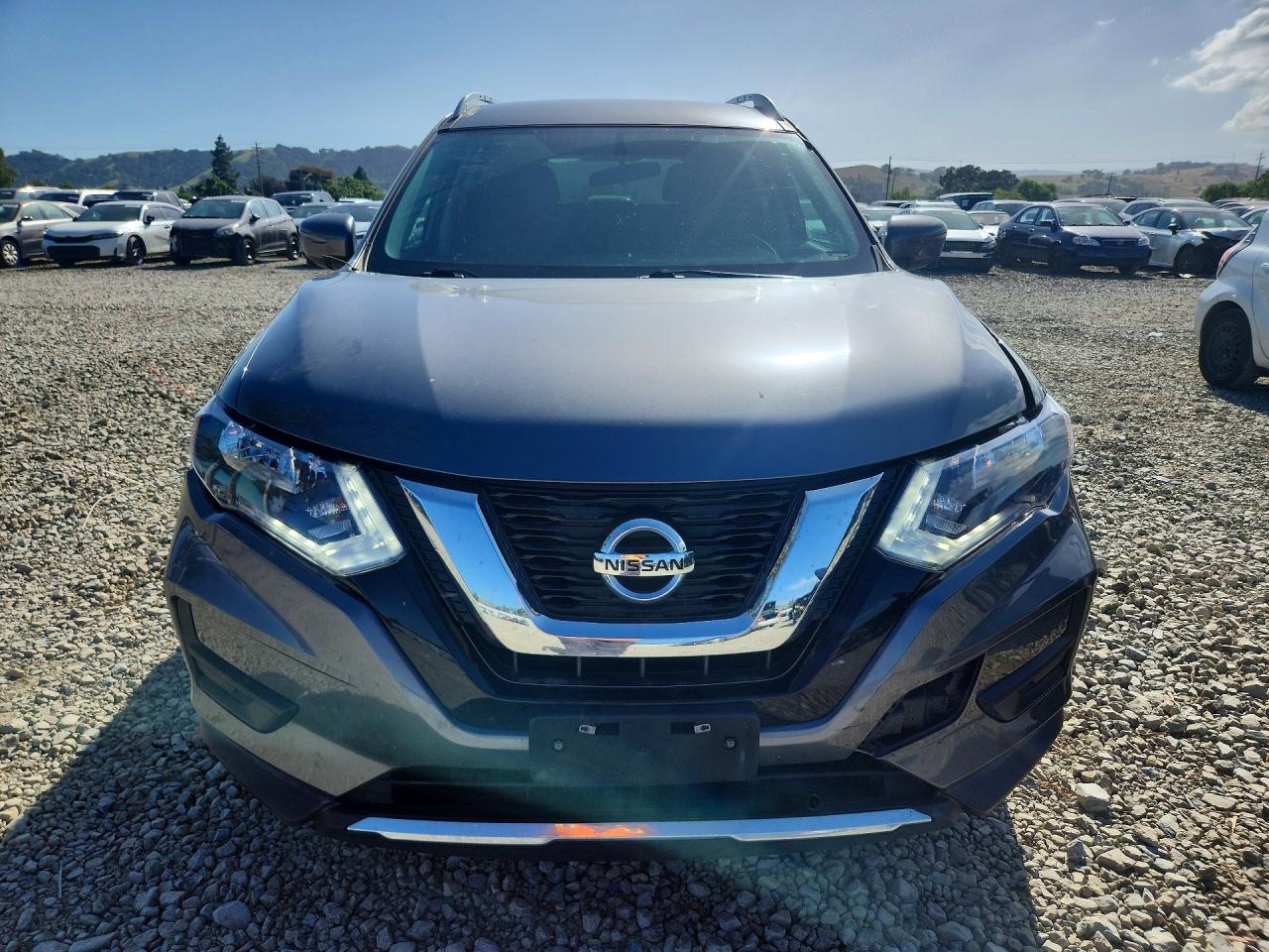 2017 NISSAN ROGUE SV photo 9