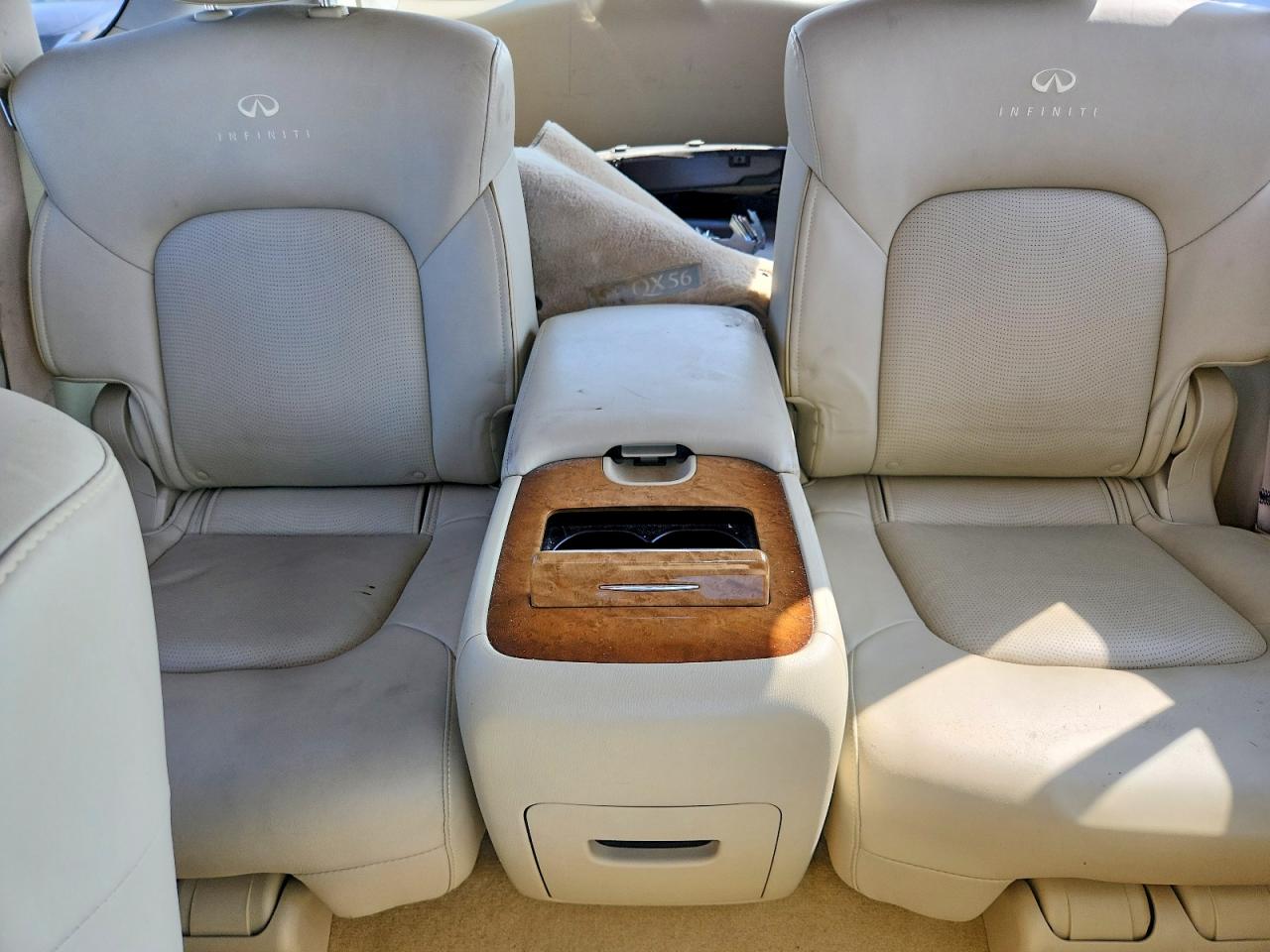 2013 INFINITI QX56 BASE photo 19