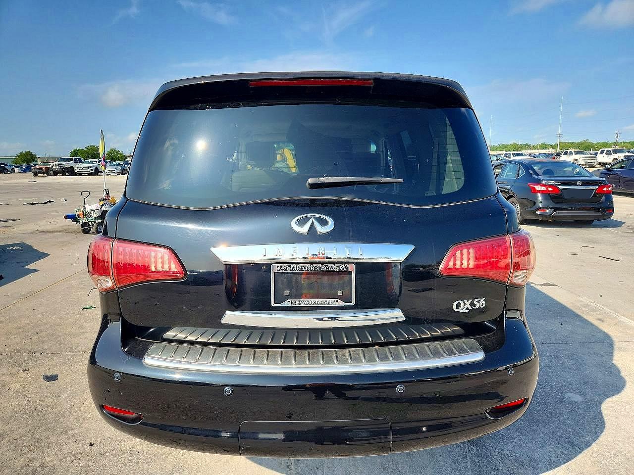 2013 INFINITI QX56 BASE photo 11