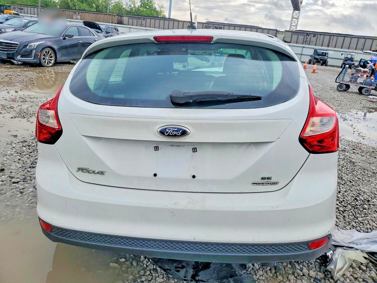 2013 FORD FOCUS SE photo 16