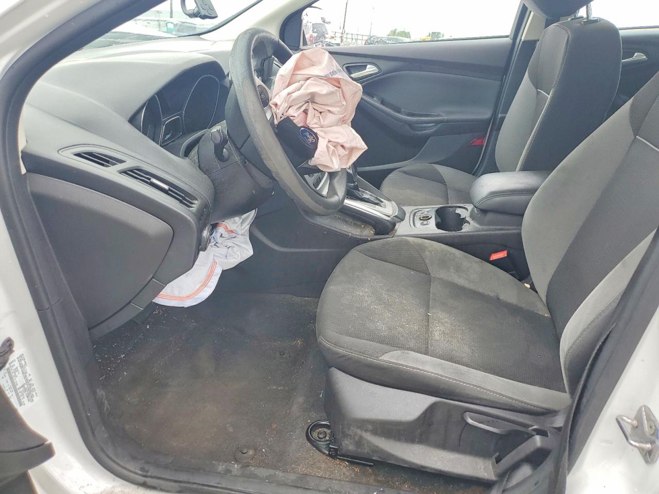 2013 FORD FOCUS SE photo 19