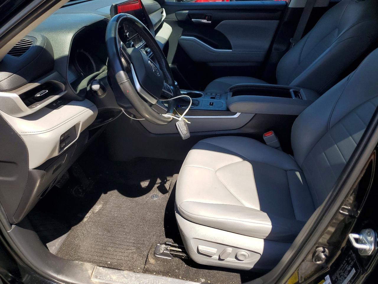 2023 TOYOTA HIGHLANDER HYBRID XLE photo 13