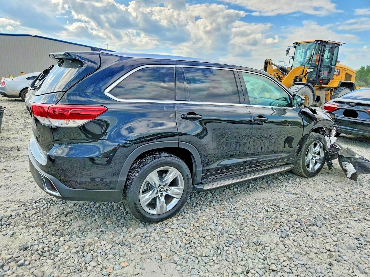 2018 TOYOTA HIGHLANDER LIMITED photo 7