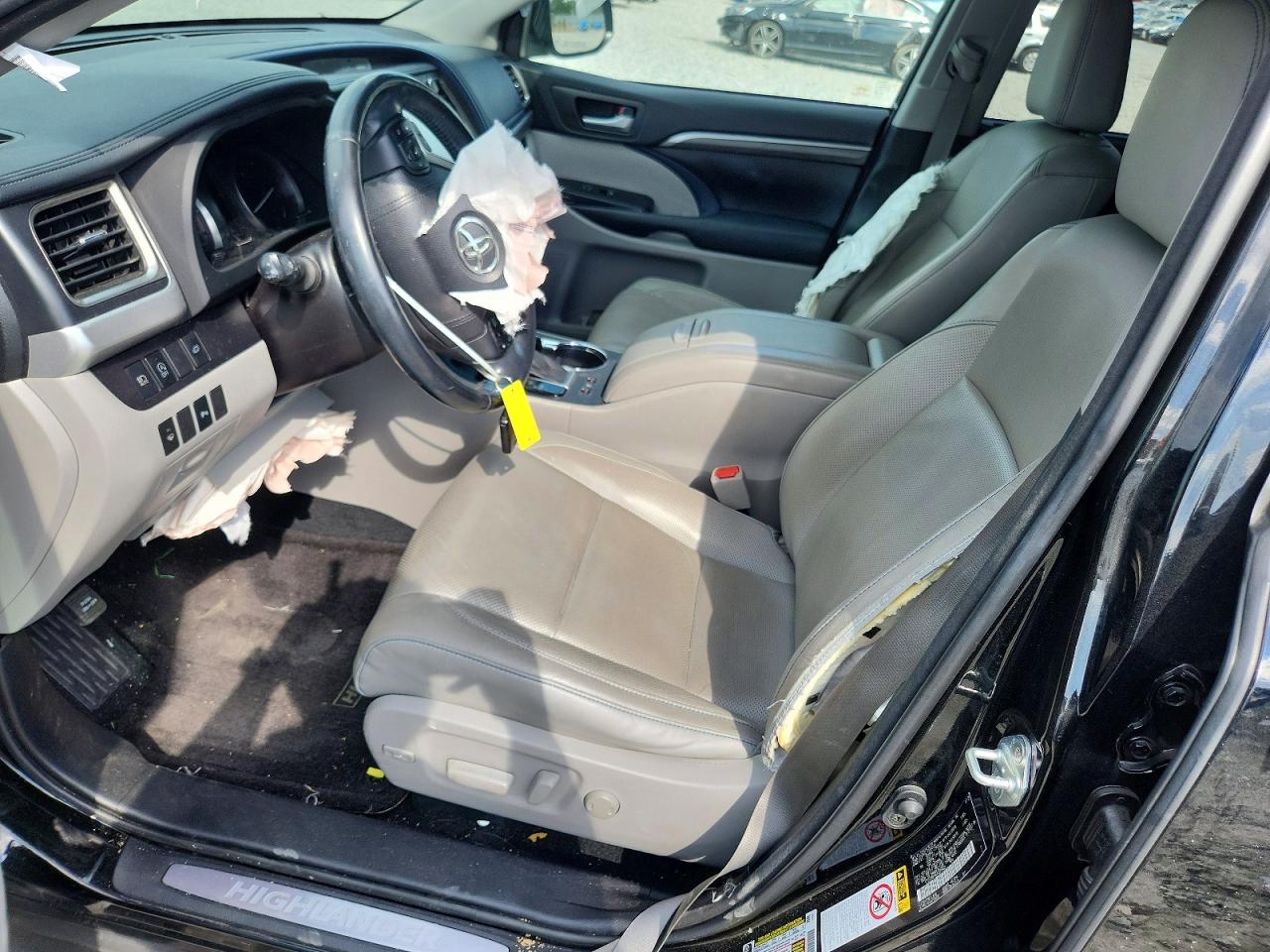2018 TOYOTA HIGHLANDER LIMITED photo 19