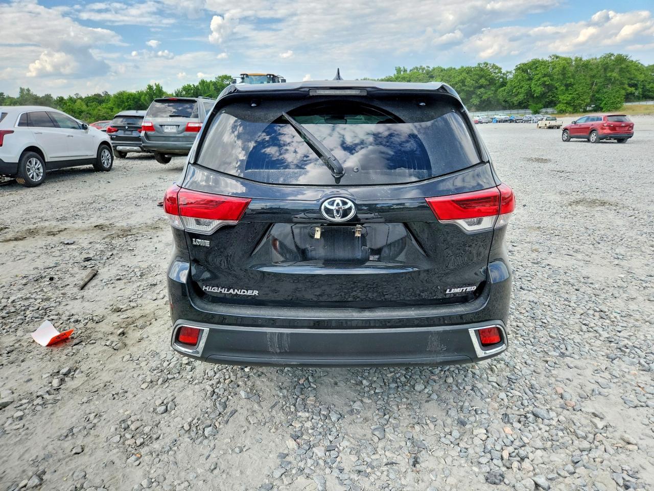 2018 TOYOTA HIGHLANDER LIMITED photo 16
