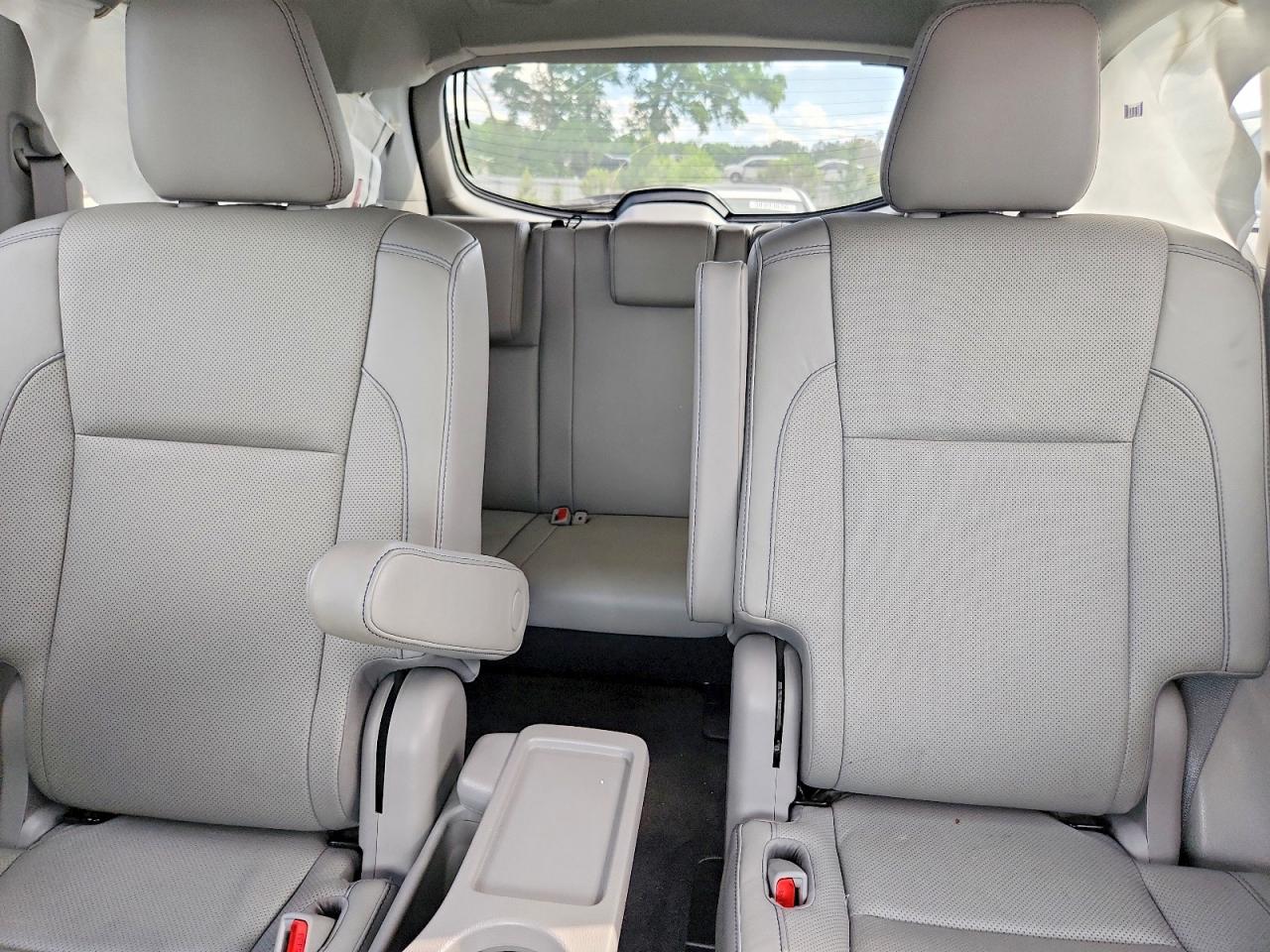 2018 TOYOTA HIGHLANDER LIMITED photo 28
