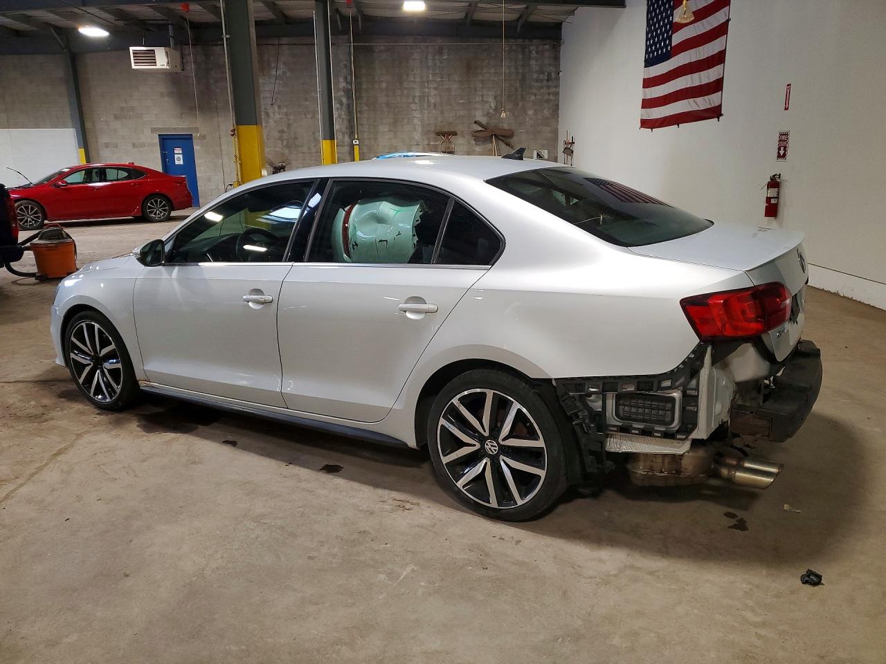 2013 VOLKSWAGEN JETTA GLI photo 4