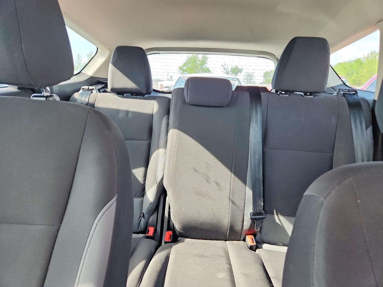 2015 FORD ESCAPE S photo 19