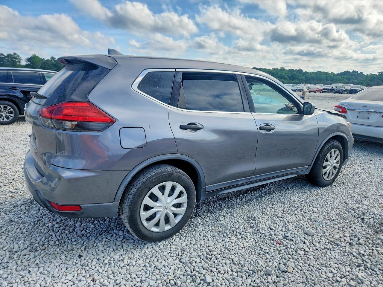 2017 NISSAN ROGUE S photo 7