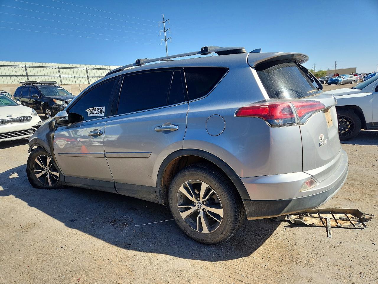 2017 TOYOTA RAV4 XLE photo 3