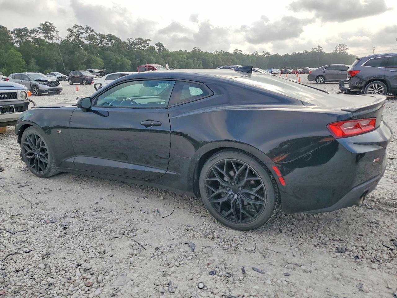 2016 CHEVROLET CAMARO LT photo 2